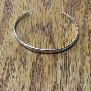 Sterling silver vintage cuff bangle.